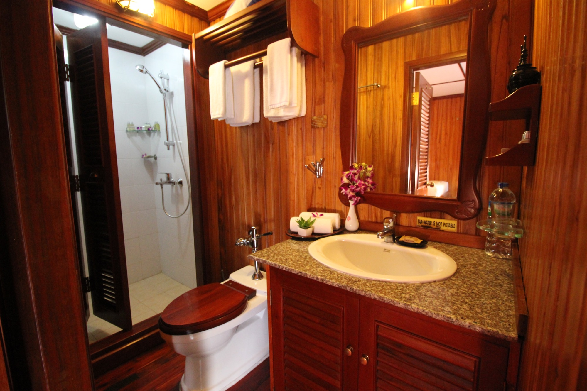 Pandaw RV Orient Pandaw Cabin Bathroom.jpg